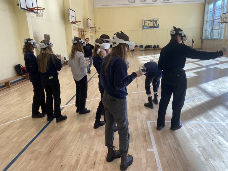 VR edukacija mokykloje